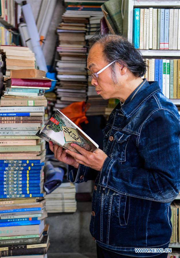 CHINA-HOHHOT-OLD BOOKS-STORE (CN)