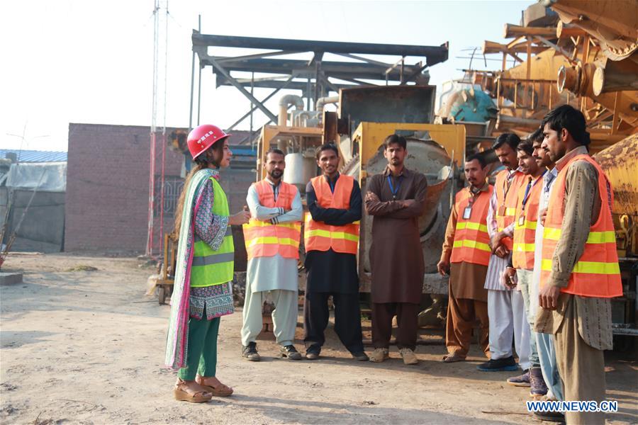 Xinhua Headlines: China-Pakistan Economic Corridor promises better future for Pakistan's women workers 