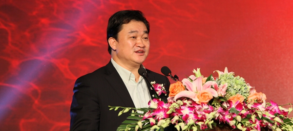新華網(wǎng)董事長、總裁田舒斌致開幕詞