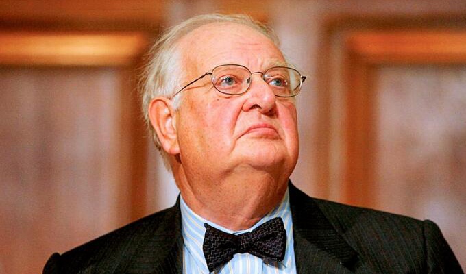 2015年諾貝爾經(jīng)濟(jì)學(xué)獎(jiǎng)獲得者:安格斯·迪頓