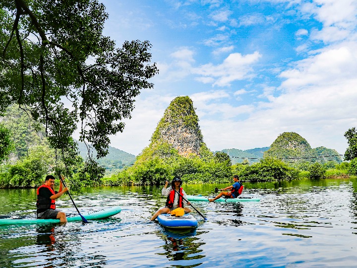 追光丨房車、帳篷、太空艙……你想要的露營裝備這里都有