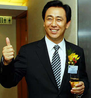 許家印:“中國(guó)足球救贖者”