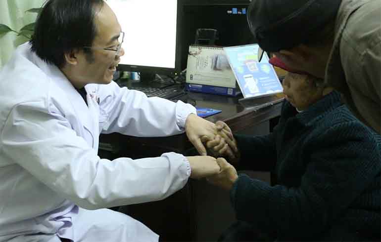 致敬偉大改革｜對話40年，講述身邊的健康故事（第三集）——有了新農合，看病不再愁