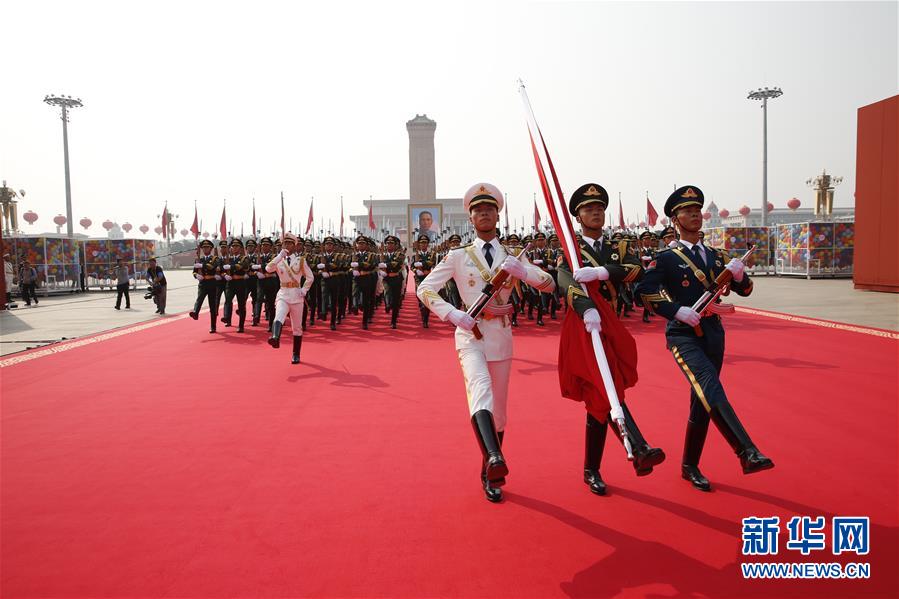 (在習近平強軍思想指引下·我們在戰位報告·圖文互動)(2)護衛國旗 重于生命——中國人民解放軍儀仗大隊國旗護衛隊執行國旗升降任務記事