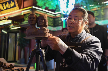 湖南長沙:華燈上 夜未央