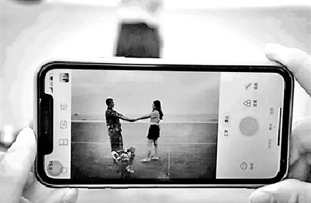 愛(ài)，是一個(gè)個(gè)無(wú)可替代日子的積累——軍戀不易，唯你美好