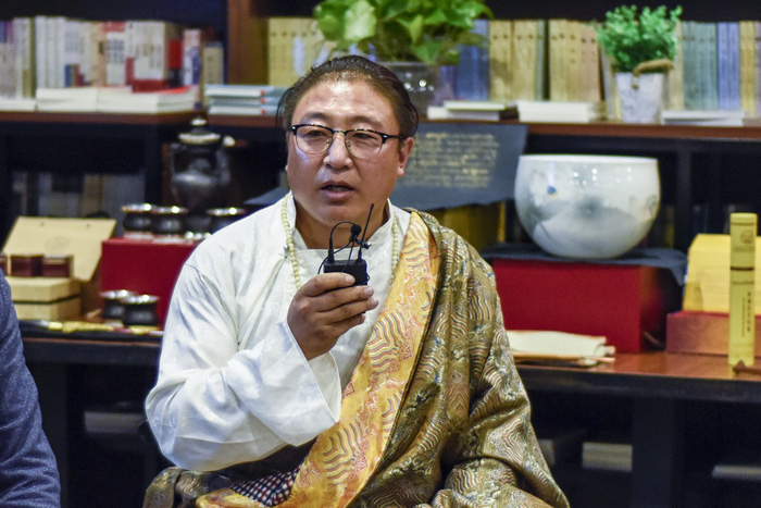 安久·白瑪群加：絕對不能為了錢做手藝的傳承人，傳承手藝是因為我們有傳承民族特色文化的責任，要時刻謹記這一份責任。