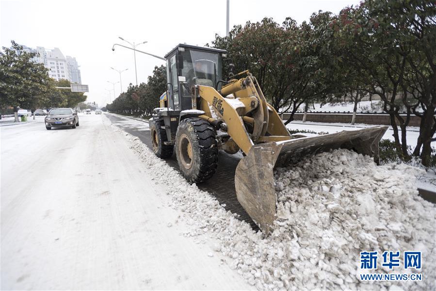 （新華全媒頭條）（9）雨雪冰凍中，他們奮力前行——基層黨員干群抗擊冰雪災害紀實