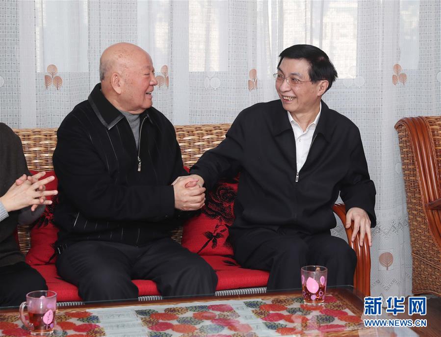 (時政)(1)王滬寧看望文化界知名人士和科技專家