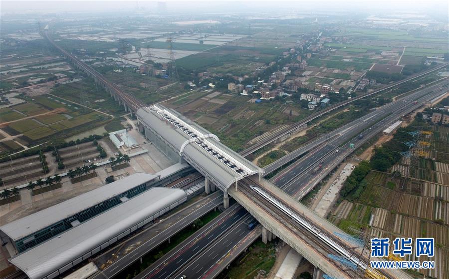 （新華全媒頭條·圖文互動）（2）開創(chuàng)融合新格局　探索發(fā)展新路徑——推進粵港澳大灣區(qū)建設(shè)一年間