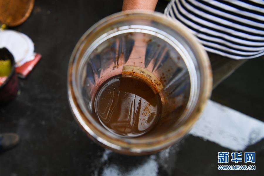 (新華視點(diǎn)·圖文互動)(3)小作坊“游擊”盜采、查處窩點(diǎn)“死灰復(fù)燃”,海南非法采砂緣何難止?