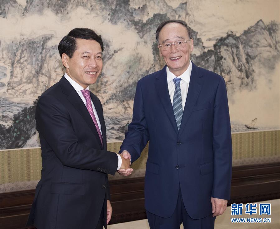 (時政)王岐山會見老撾外長沙倫賽