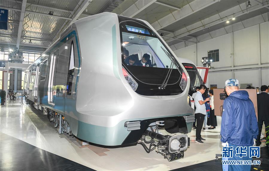 (圖文互動)(2)中車長客研制新一代智能地鐵列車在長春首次亮相
