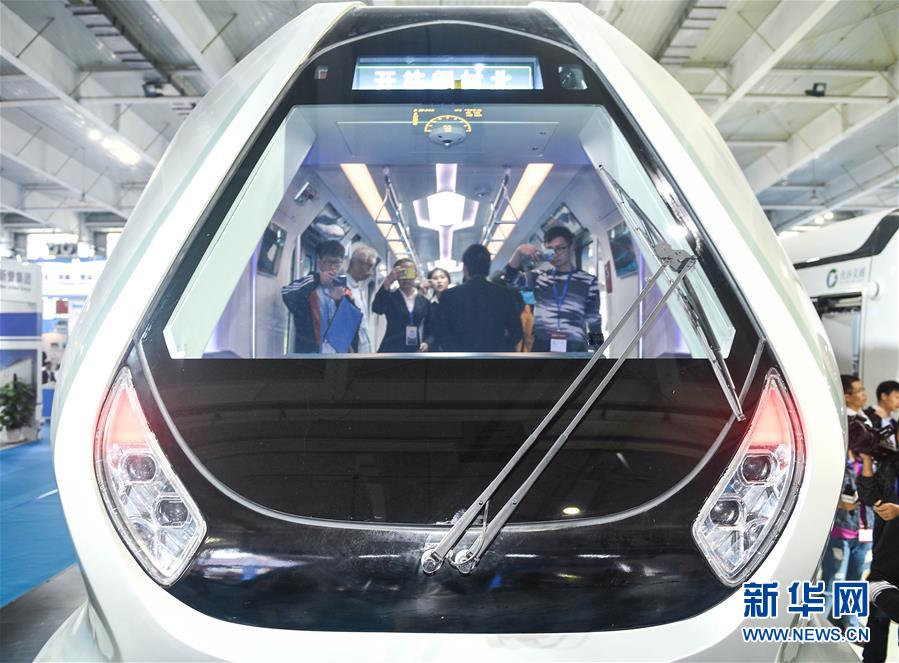 (圖文互動)(1)中車長客研制新一代智能地鐵列車在長春首次亮相