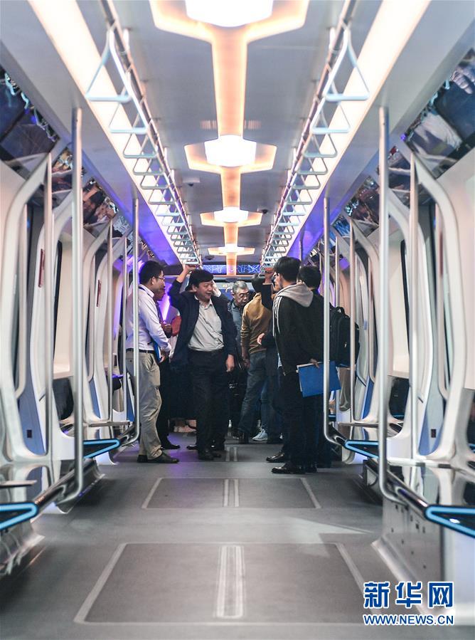 (圖文互動)(4)中車長客研制新一代智能地鐵列車在長春首次亮相