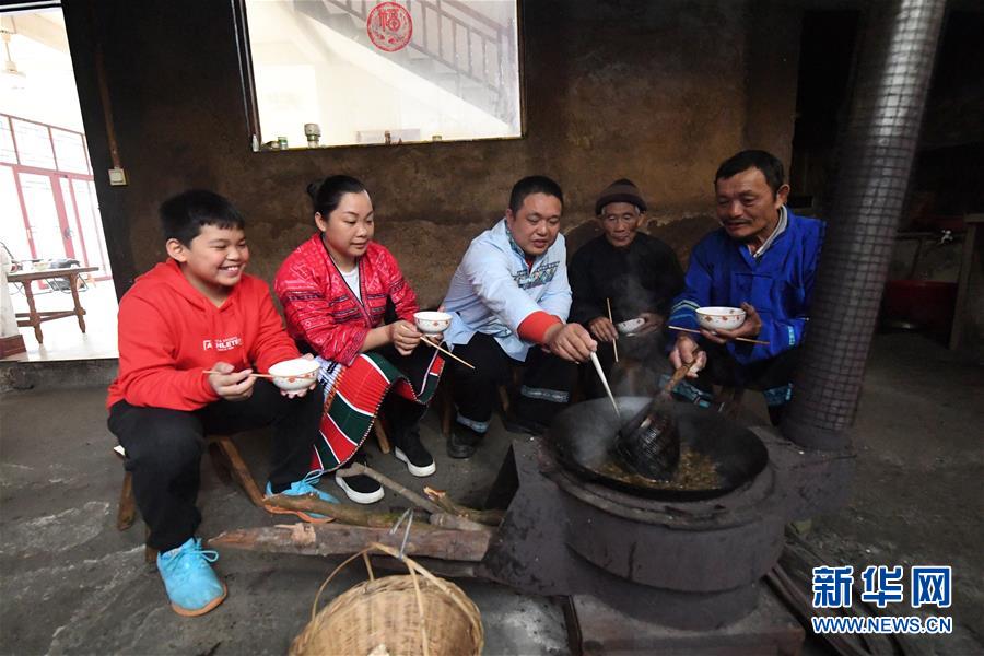 (輝煌60年·壯美新廣西·圖文互動)(2)和睦相處一家親 攜手并進謀發展——廣西民族團結發展觀察