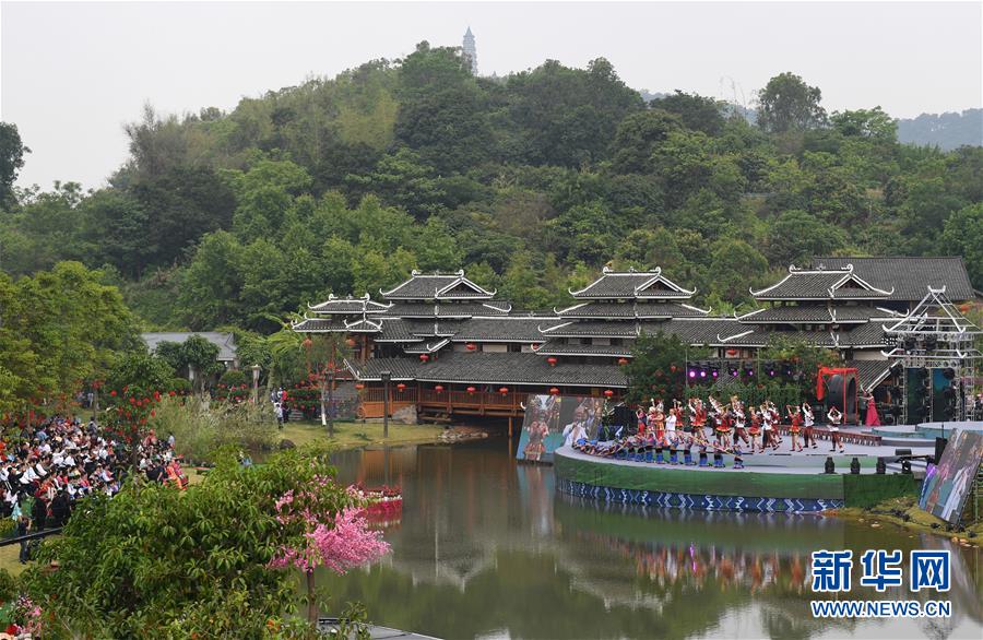 (輝煌60年·壯美新廣西·圖文互動)(1)和睦相處一家親 攜手并進謀發展——廣西民族團結發展觀察