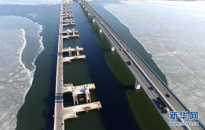 (新華全媒頭條·圖文互動(dòng))(8)創(chuàng)造新的更大奇跡——黨的十八屆三中全會(huì)召開(kāi)五周年述評(píng)