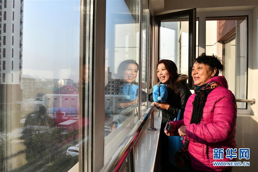 (新華全媒頭條·圖文互動)(10)風正一帆懸——以習近平同志為核心的黨中央治國理政一年間