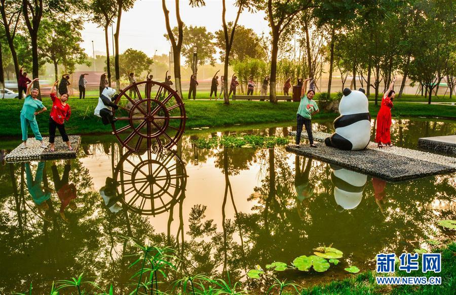 (新華全媒頭條·圖文互動)(3)風正一帆懸——以習近平同志為核心的黨中央治國理政一年間