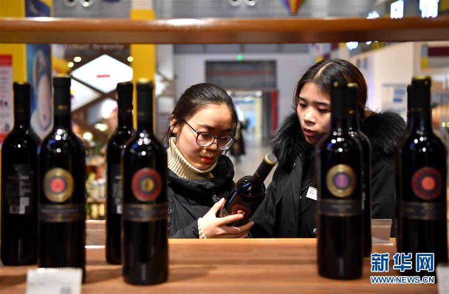 (在習(xí)近平新時(shí)代中國(guó)特色社會(huì)主義思想指引下·將改革開(kāi)放進(jìn)行到底·大國(guó)之約)(新華全媒頭條·圖文互動(dòng))(6)潮起東方浪涌時(shí)——來(lái)自對(duì)外開(kāi)放前沿的時(shí)代強(qiáng)音