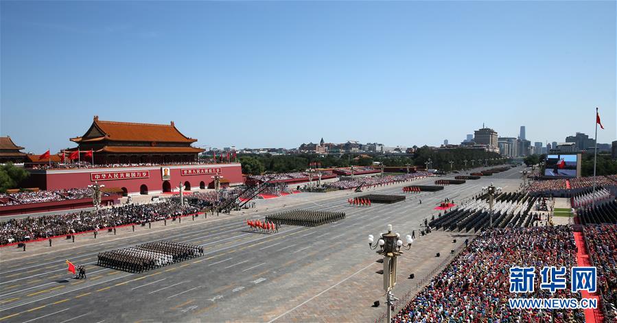 （新華全媒頭條·強軍思想引領新征程·圖文互動）（1）那一刻，我們光榮接受檢閱