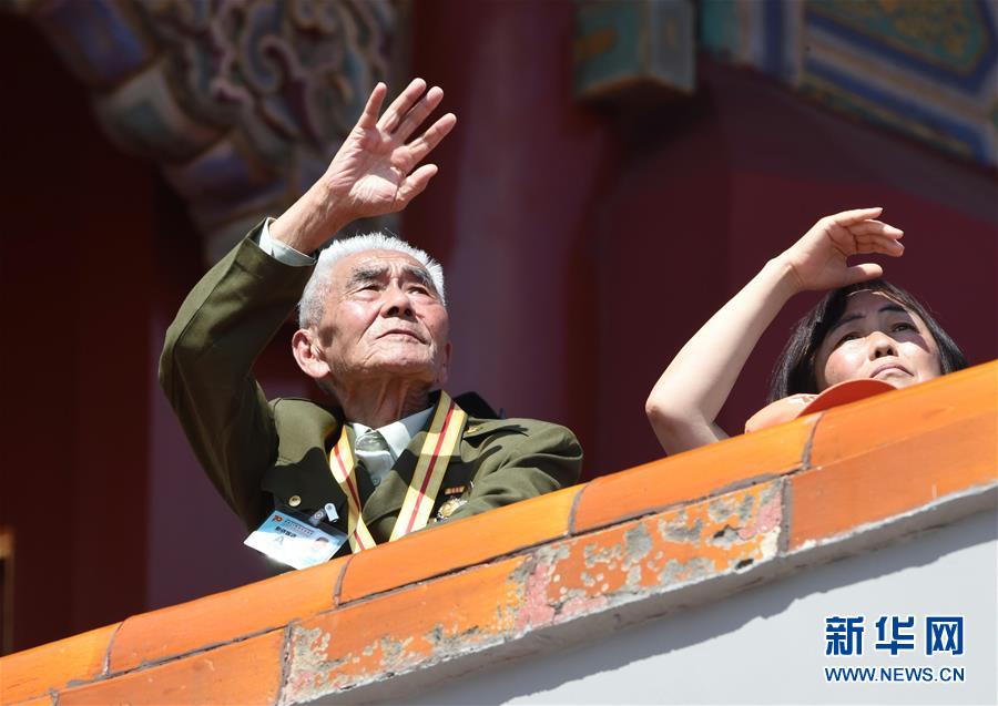 （新華全媒頭條·強軍思想引領新征程·圖文互動）（3）那一刻，我們光榮接受檢閱