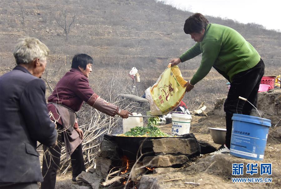 (在習近平新時代中國特色社會主義思想指引下——新時代新作為新篇章·圖文互動)(3)“困難面前有我們”——太行山革命老區一個小山村的蝶變