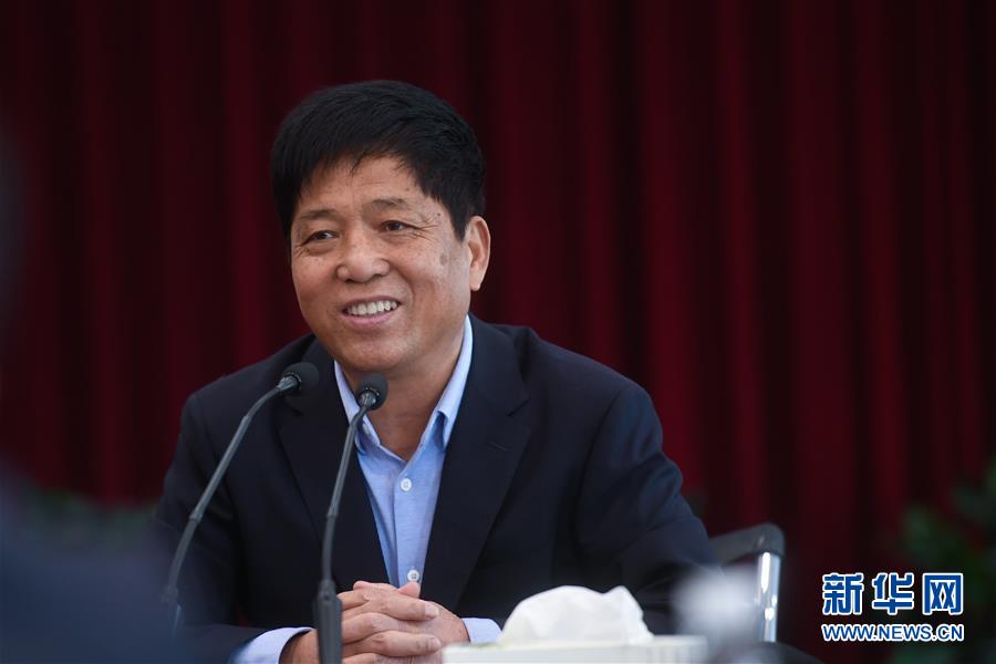 (壯麗70年·奮斗新時代·圖文互動)(4)“用心的作品是有靈魂的”——從“紅幫裁縫”到服裝名城