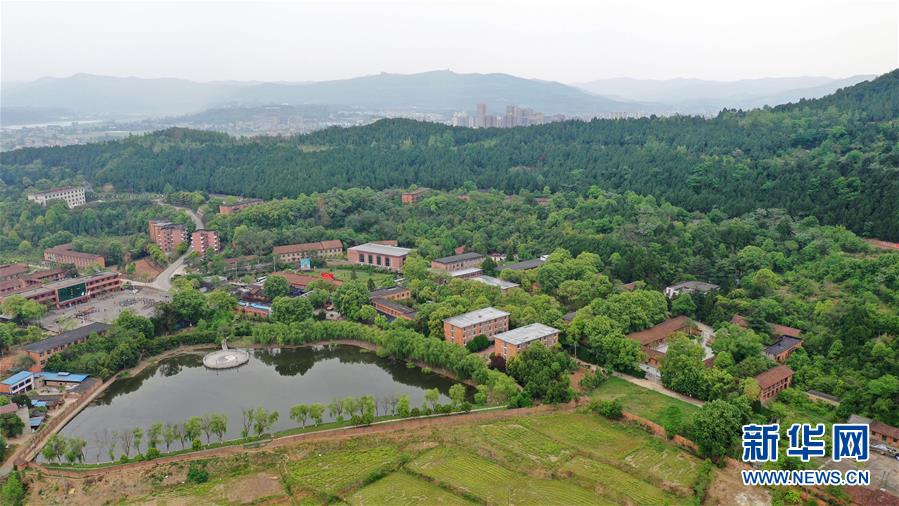 (壯麗70年·奮斗新時代·圖文互動)(6)歷史的天空將永遠鐫刻他們的名字——探訪中國“兩彈城”