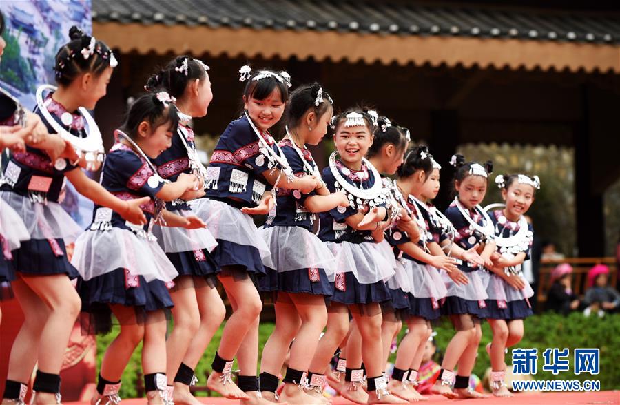 (壯麗70年·奮斗新時(shí)代·圖文互動(dòng))(11)奮進(jìn)的阿妹戚托——貴州三寶彝族鄉(xiāng)整鄉(xiāng)搬遷見聞
