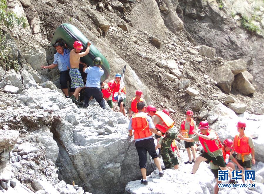 (時代先鋒·圖文互動)(2)為人民“逆行”的人——追記退役軍人、青年禁毒民警韓順軍