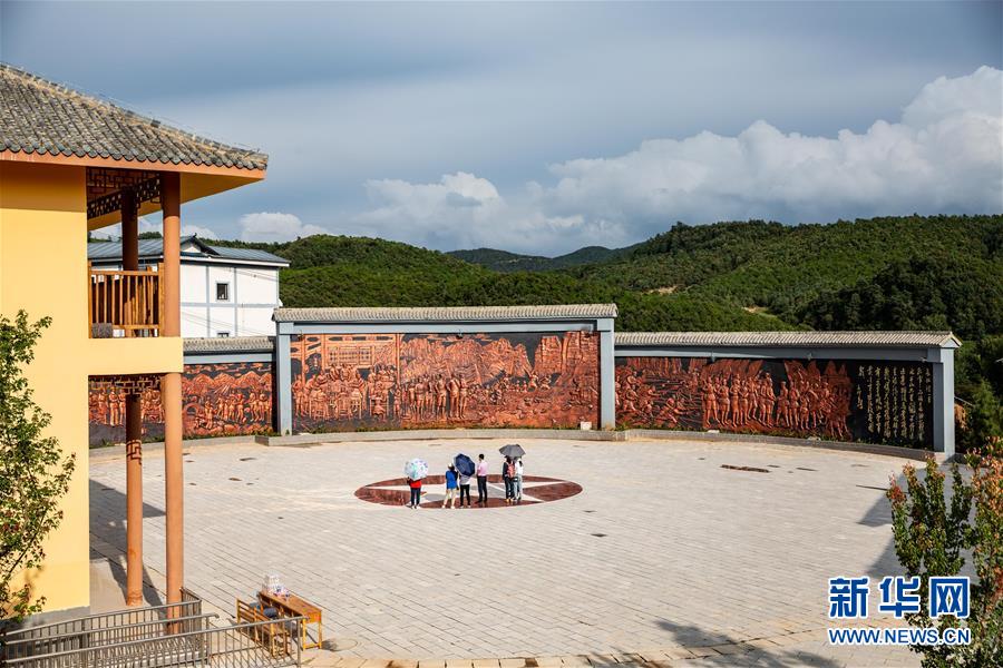 （新華全媒頭條·壯麗70年·奮斗新時(shí)代——記者再走長征路·圖文互動）（2）前進(jìn)，向著光明的方向——尋訪金沙江畔紅色印記