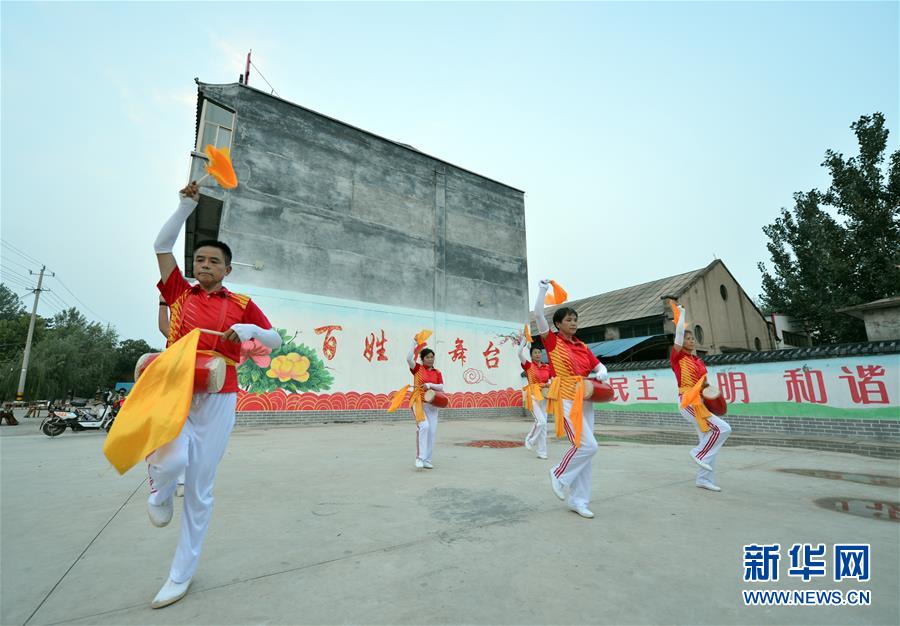 (在習近平新時代中國特色社會主義思想指引下——新時代新作為新篇章·總書記關心的百姓身邊事·圖文互動)(4)讓鄉村社會既充滿活力又和諧有序——中國鄉村治理呈現新局面