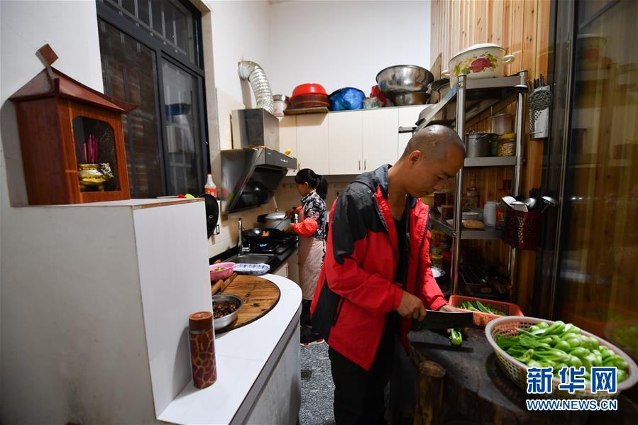 （圖文互動）（8）鄉村攝影師、鄉村“模特”、民宿店主——鄉村旅游推動婺源農民生活方式發生新變化