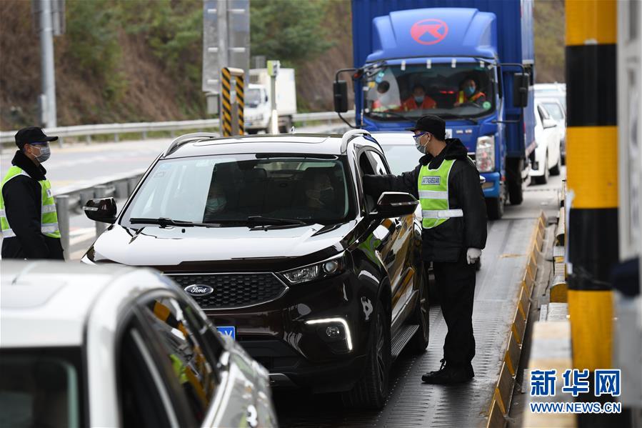 (聚焦疫情防控·圖文互動)(1)嚴(yán)守三大關(guān)口 蓄力復(fù)工復(fù)產(chǎn)——最大移民城市深圳的抗“疫”突圍戰(zhàn)