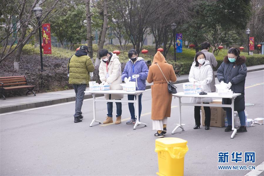 (來自經(jīng)濟(jì)前沿的故事·企業(yè)復(fù)工復(fù)產(chǎn)·圖文互動(dòng))(2)“開門紅包”變“消毒迎門”——長沙高新區(qū)一家企業(yè)復(fù)工的“拼勁”