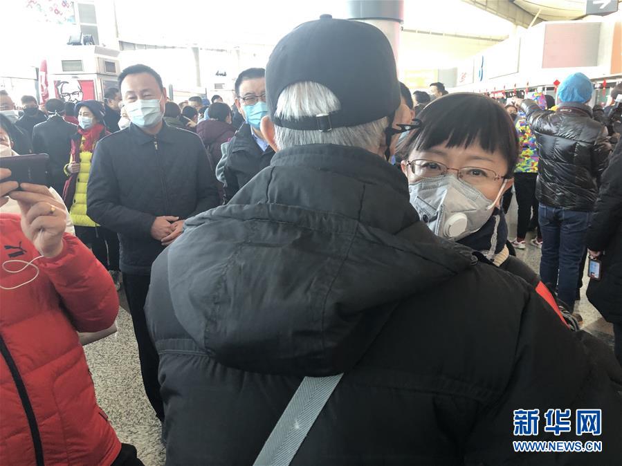 (熱點鮮報·圖文互動)(1)三代人的約定:父母送我援湖北,我給孩子樹榜樣