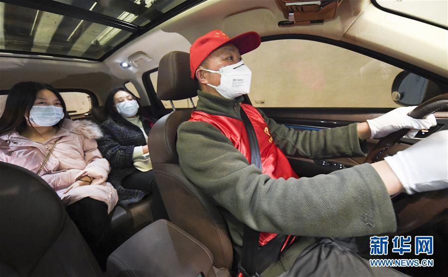 (新華全媒頭條·圖文互動)(7)火線上的中流砥柱——獻給奮戰在抗疫一線的醫務工作者