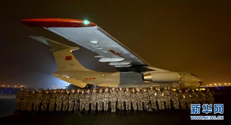 (新華全媒頭條·圖文互動)(13)火線上的中流砥柱——獻給奮戰在抗疫一線的醫務工作者