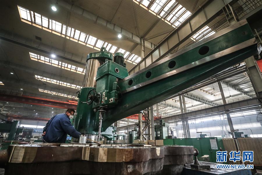 (圖文互動(dòng))(6)科學(xué)有序開(kāi)復(fù)工 政企攜手渡難關(guān)——東北部分重點(diǎn)企業(yè)開(kāi)復(fù)工見(jiàn)聞
