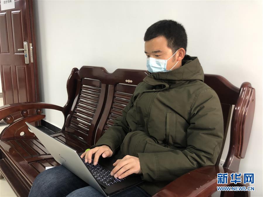 (新華全媒頭條配圖·圖文互動(dòng))(11)戰(zhàn)“疫”的一天——新華社記者直擊湖北保衛(wèi)戰(zhàn)