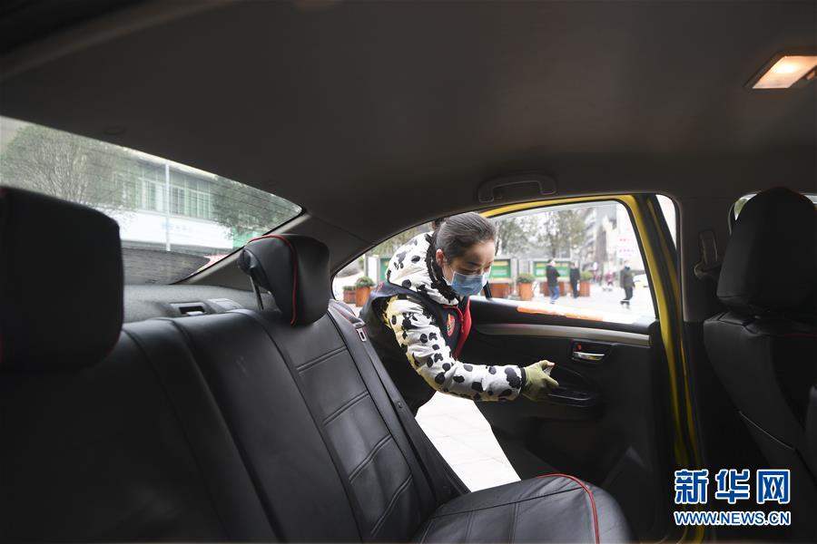 （聚焦疫情防控·圖文互動）（3）“讓醫務人員無后顧之憂！”——重慶志愿者“守護”千余名一線醫護人員家屬見聞