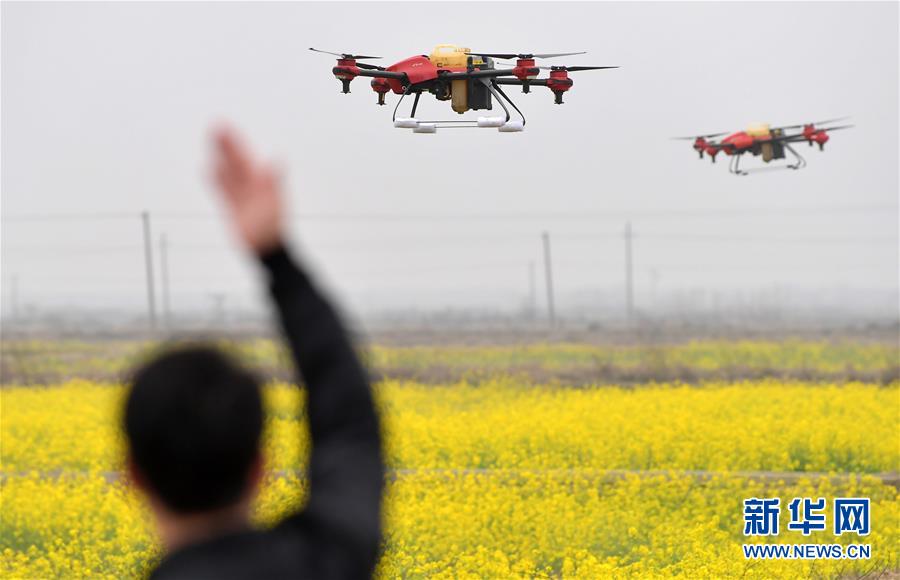 (經濟)(1)鄱陽湖之濱 農機助春耕