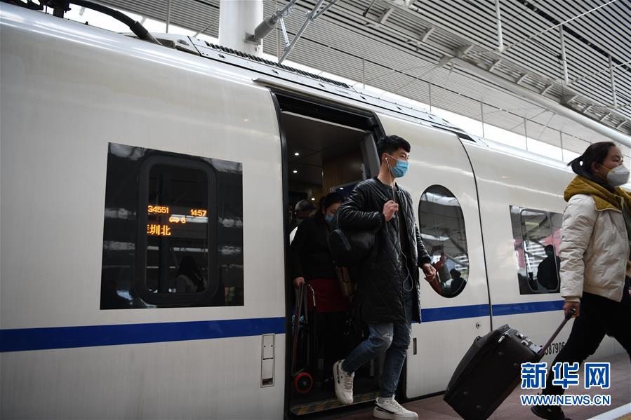 （新華全媒頭條·圖文互動）（10）暢通復工復產“生命線”——全國恢復正常交通運輸秩序