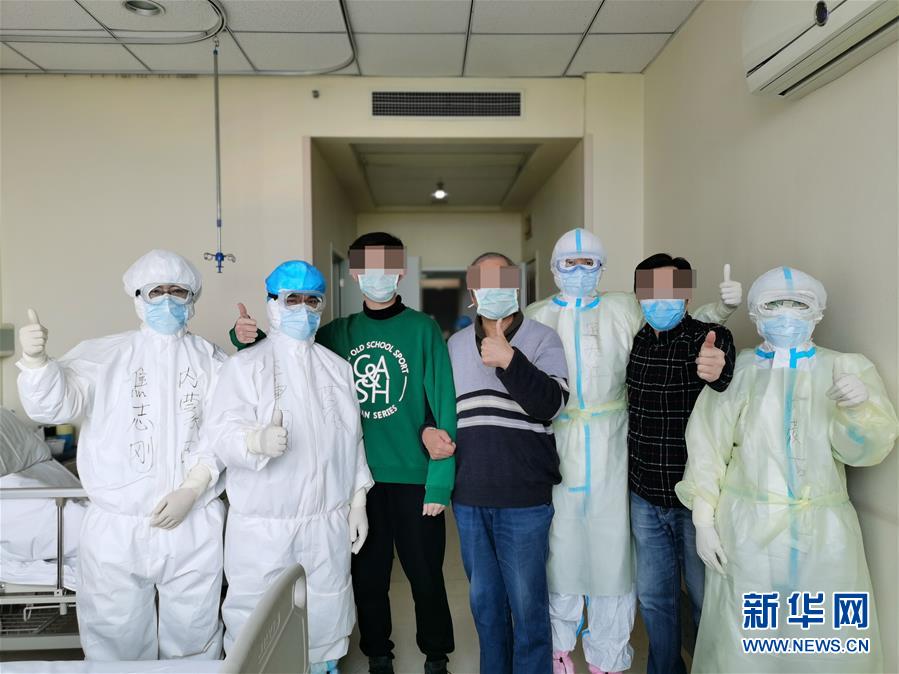 (聚焦疫情防控·圖文互動(dòng))(2)重癥醫(yī)生王洪亮:“沖在前,守到底”