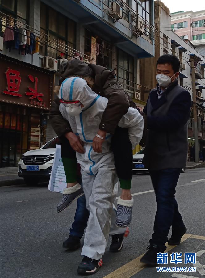 (習近平致敬的戰“疫”英雄·公安干警篇·圖文互動)(4)他們,抗疫一線鑄警魂