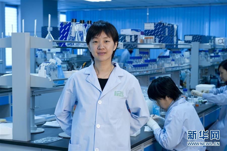 (習近平致敬的戰“疫”英雄·科技工作者篇·圖文互動)(1)他們,爭分奪秒與病魔較量