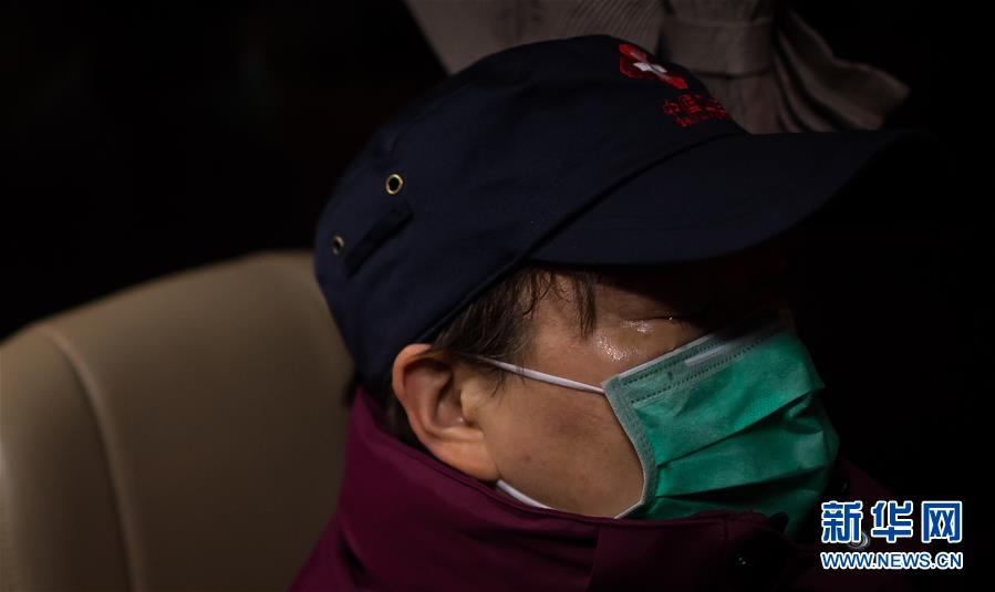 (新華全媒頭條·習(xí)近平致敬的戰(zhàn)“疫”英雄·武漢人民篇·圖文互動)(11)壯哉,大武漢——獻給英雄的武漢人民
