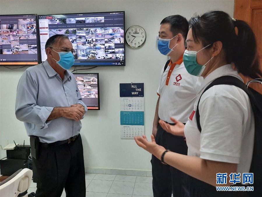 (國際疫情·圖文互動)(3)“工作忙碌又細致,經驗豐富又專業”——一名柬埔寨青年眼中的中國援柬抗疫醫療專家組